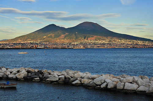Explorando Nápoles: Una guía para disfrutar de la historia, la gastronomía y las rutas escénicas