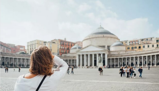 Explorando Nápoles: Una guía para disfrutar de la historia, la gastronomía y las rutas escénicas