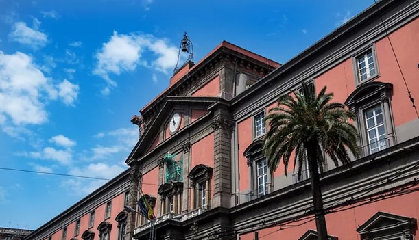 Explorando Nápoles: Una guía para disfrutar de la historia, la gastronomía y las rutas escénicas