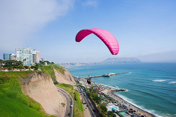 4 lugares ideales para realizar parapente en Lima